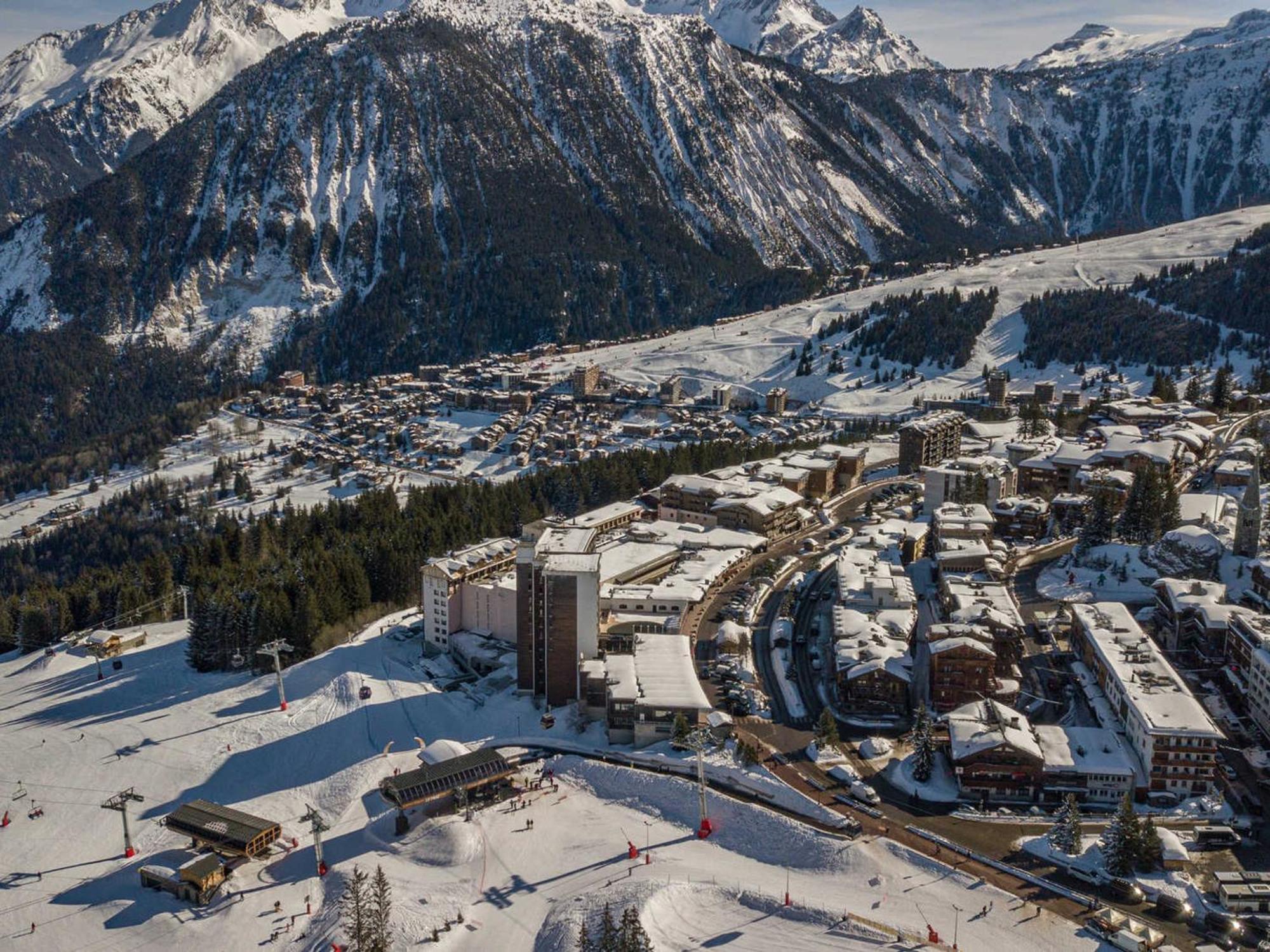 Appartement Contemporain Avec Sauna, Cheminee Et Parking Au Centre De Courchevel 1850 - Fr-1-564-35 Exterior photo